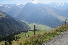 Blick zum Titlis und ins Tal