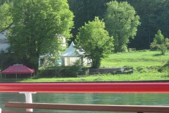 ab jetzt bis Stein a. Rhein die Landschaft links und rechts geniessen